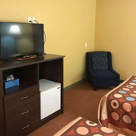 Super 8 By Wyndham Plover Stevens Point Area Exterior foto