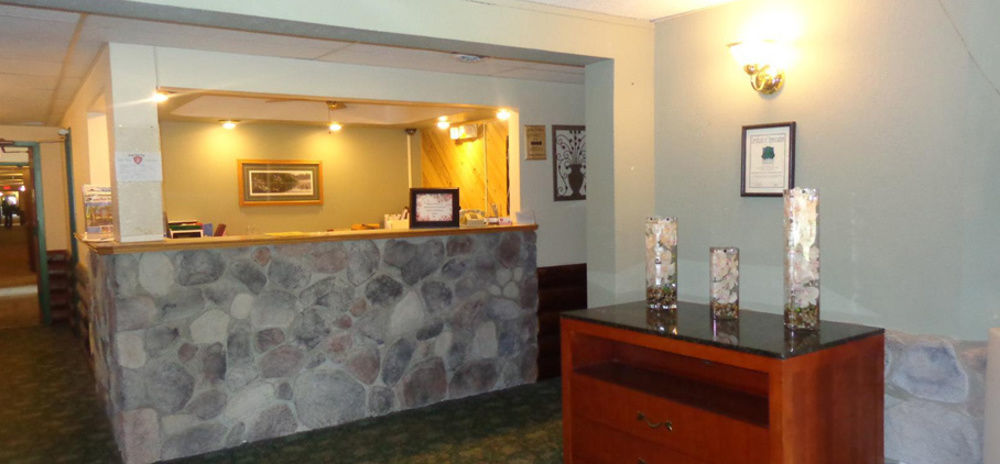 Super 8 By Wyndham Plover Stevens Point Area Exterior foto