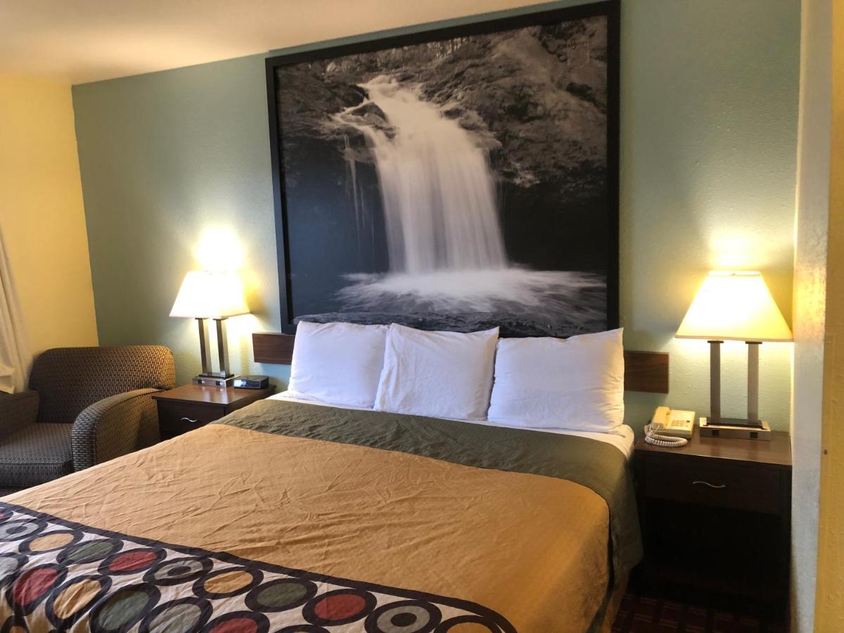 Super 8 By Wyndham Plover Stevens Point Area Exterior foto