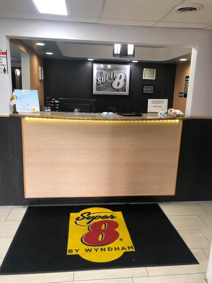 Super 8 By Wyndham Plover Stevens Point Area Exterior foto